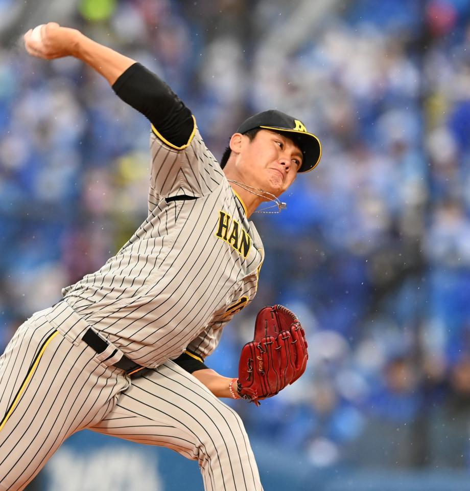 　好リリーフを見せる西純（撮影・飯室逸平）