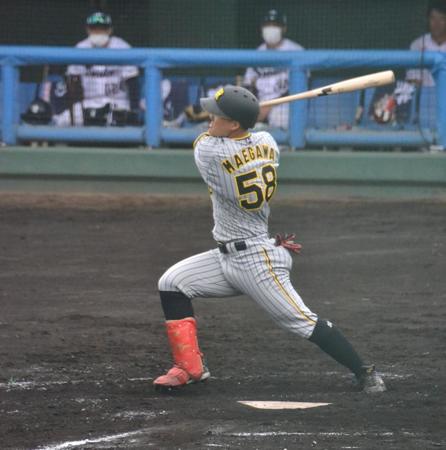 　４回、先頭で右越えソロを放った前川