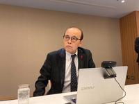 　スカウト会議に臨む岡田監督（球団提供）