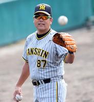 　監督代行を務める野村コーチ（撮影・田中太一）