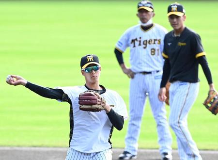 　早出特守でノックを受ける小幡（撮影・田中太一）