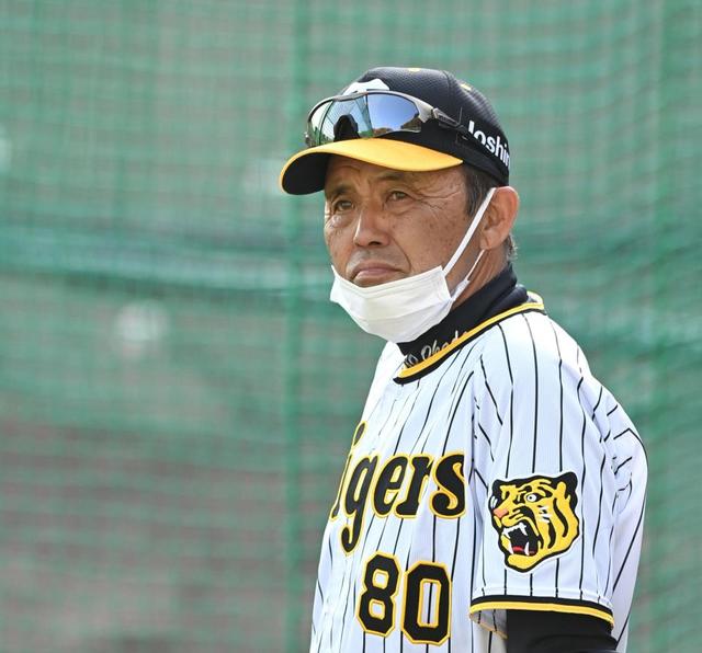 阪神タイガース　シークレットアクリルチェーンキーホルダー　岡田監督