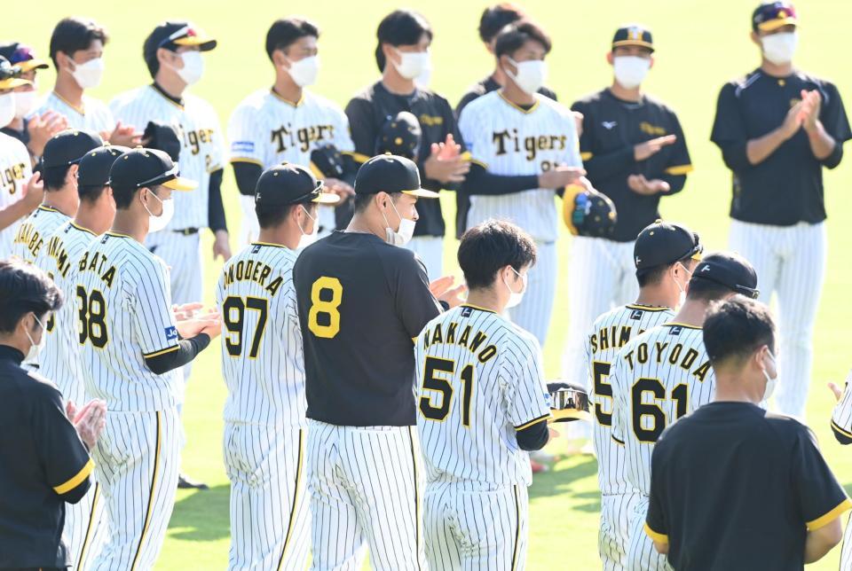 　安芸キャンプに合流した佐藤輝と中野