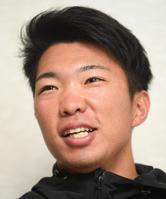 　笑顔で会見する石井（撮影・田中太一）