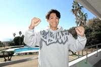 契約更改を終え、来季への気合を見せる西純（撮影・高部洋祐）
