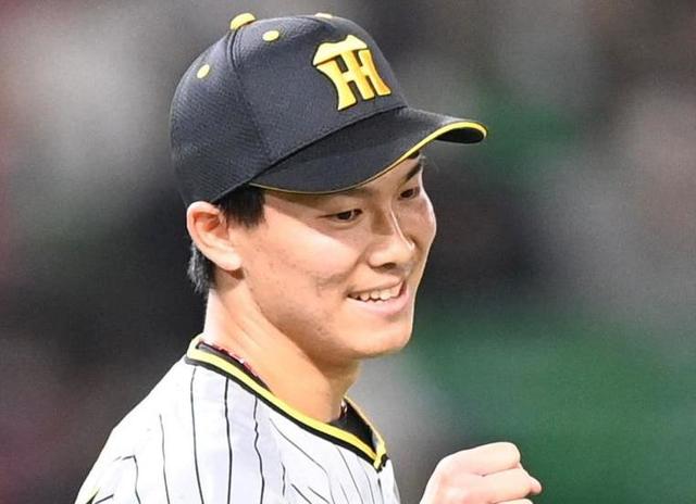 阪神・湯浅が新人特別賞「支えていただいた方、ファンに感謝」最優秀中継ぎとダブル受賞