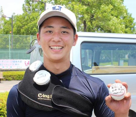 　中学時代、エースとしてノーヒットノーランを達成した井坪（家族提供）