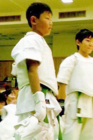 　小６までは極真空手にも打ち込み、全国８強に進出した戸井（家族提供）