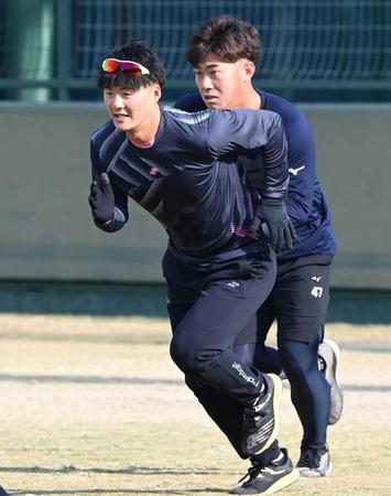 　正月も無休トレを誓った前川（撮影・飯室逸平）