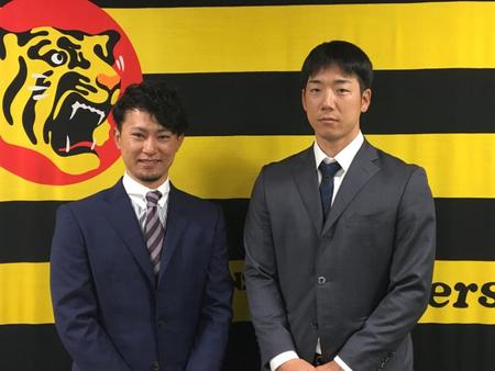 　阪神タイガースＷｏｍｅｎの監督に就任することとなった上本博紀氏（左）とコーチに就任する岩本輝氏（タイガースＷｏｍｅｎ提供）