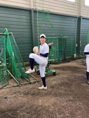 　自主トレを行った茨木（球団提供）