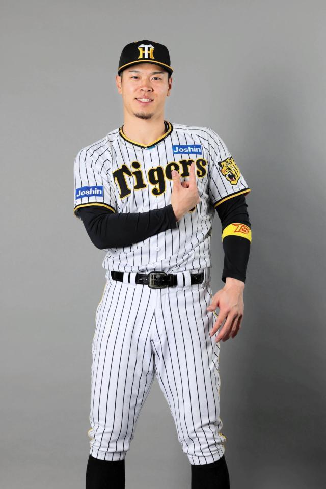阪神タイガース　ユニホーム 阪神タイガース 2023年チャンピオンワッペン付ホーム