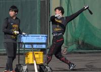 　打撃練習する森下（撮影・北村雅宏）