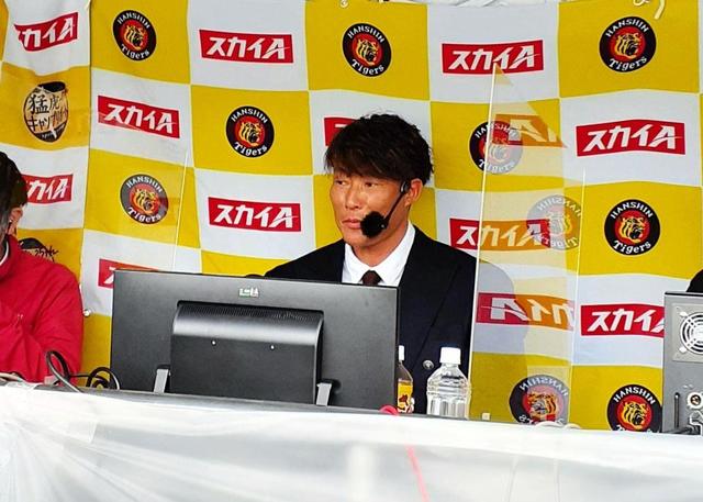 糸井氏　テレビ解説も雨でグラウンドは無人「何しゃべんねん！」