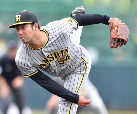 　シート打撃で登板した加治屋（撮影・中田匡峻）