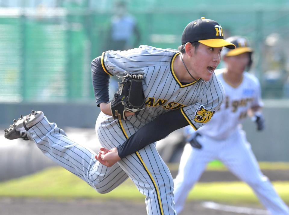 　９回から登板し、力投する富田（撮影・北村雅宏）