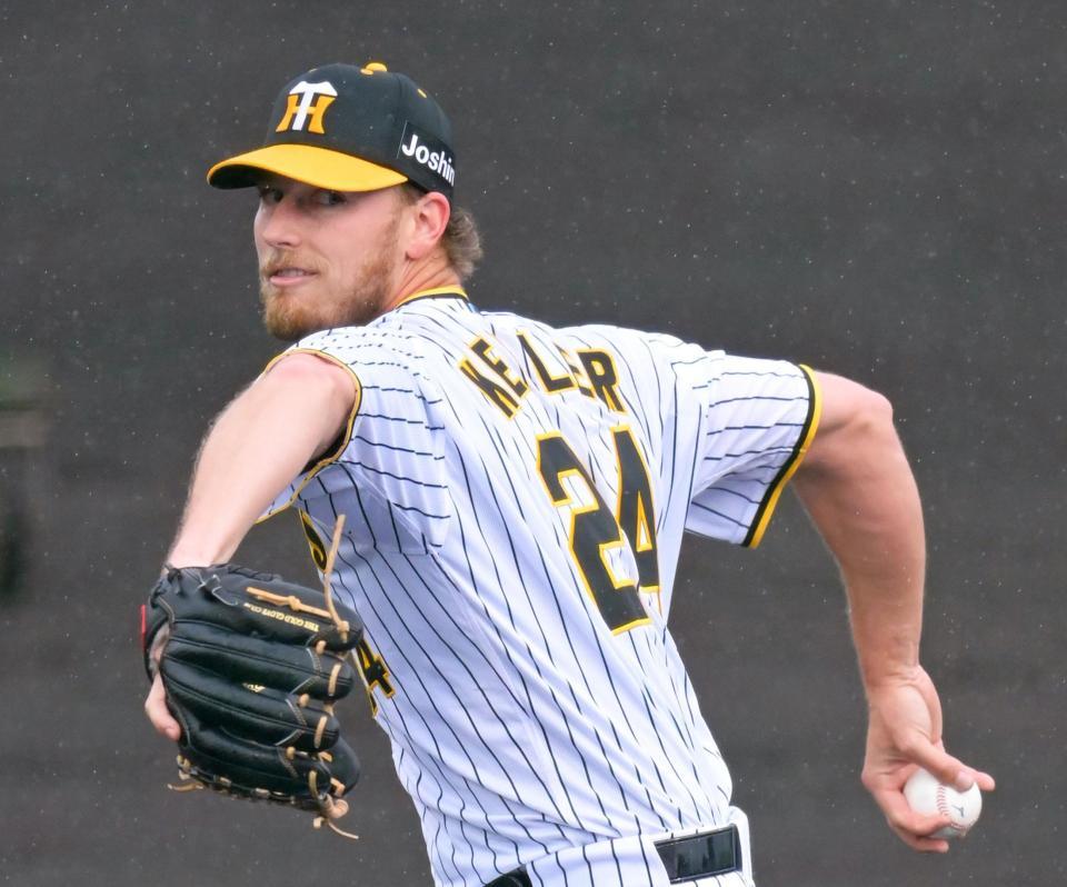 ランチ特打で登板し力投するＢ・ケラー（撮影・立川洋一郎）