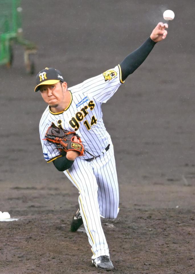 ランチ特打で登板し力投する岩貞（撮影・立川洋一郎）