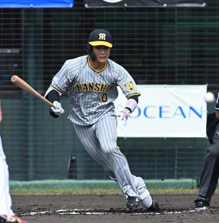 　２回、中前打を放つ木浪（撮影・飯室逸平）