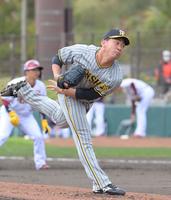 　先発し力投する桐敷（撮影・立川洋一郎）