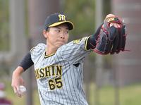 　４回裏に登板し、１イニングを無失点に抑えた湯浅（撮影・立川洋一郎）