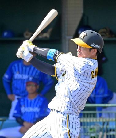 　５回、中前打を放つ近本