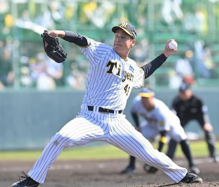 　力投する大竹（撮影・西岡正）