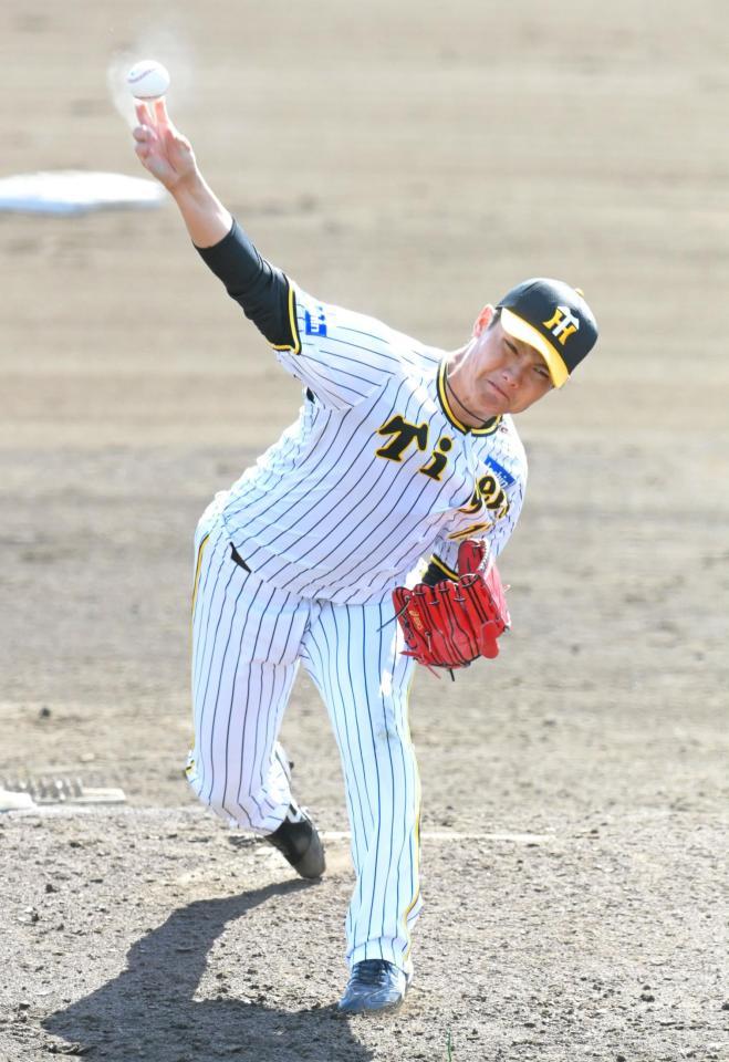 　６回から登板し力投する西純（撮影・立川洋一郎）