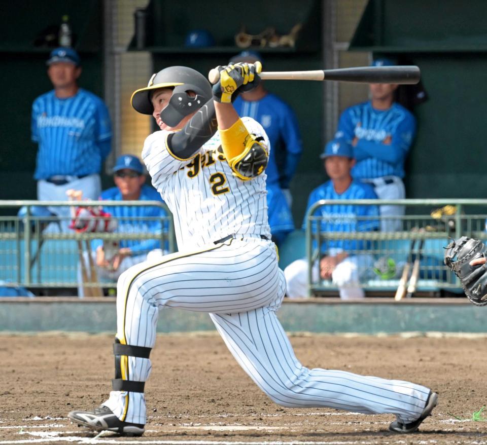 　３回、左前打を放つ梅野