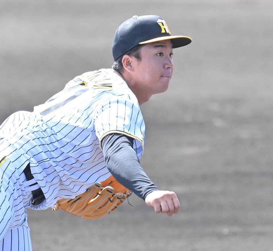 　先発し力投する村上（撮影・西岡正）