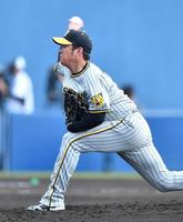 　先発し２回３安打２失点の西勇（撮影・開出牧）