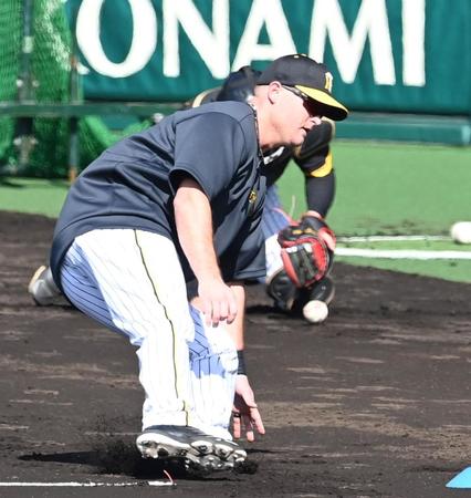 　走塁練習するノイジー（撮影・飯室逸平）