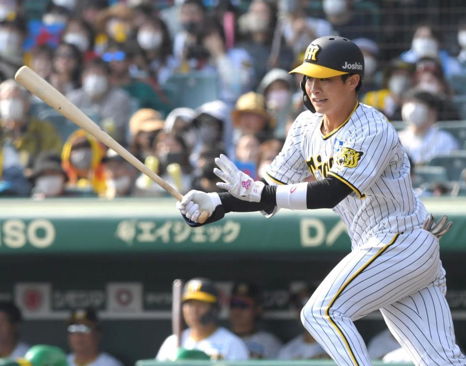 　４回、適時打を放つ木浪（撮影・北村雅宏）