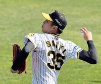 　キャッチボールする才木（撮影・山口登）