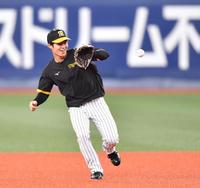 　はつらつと練習をする中野（撮影・中田匡峻）