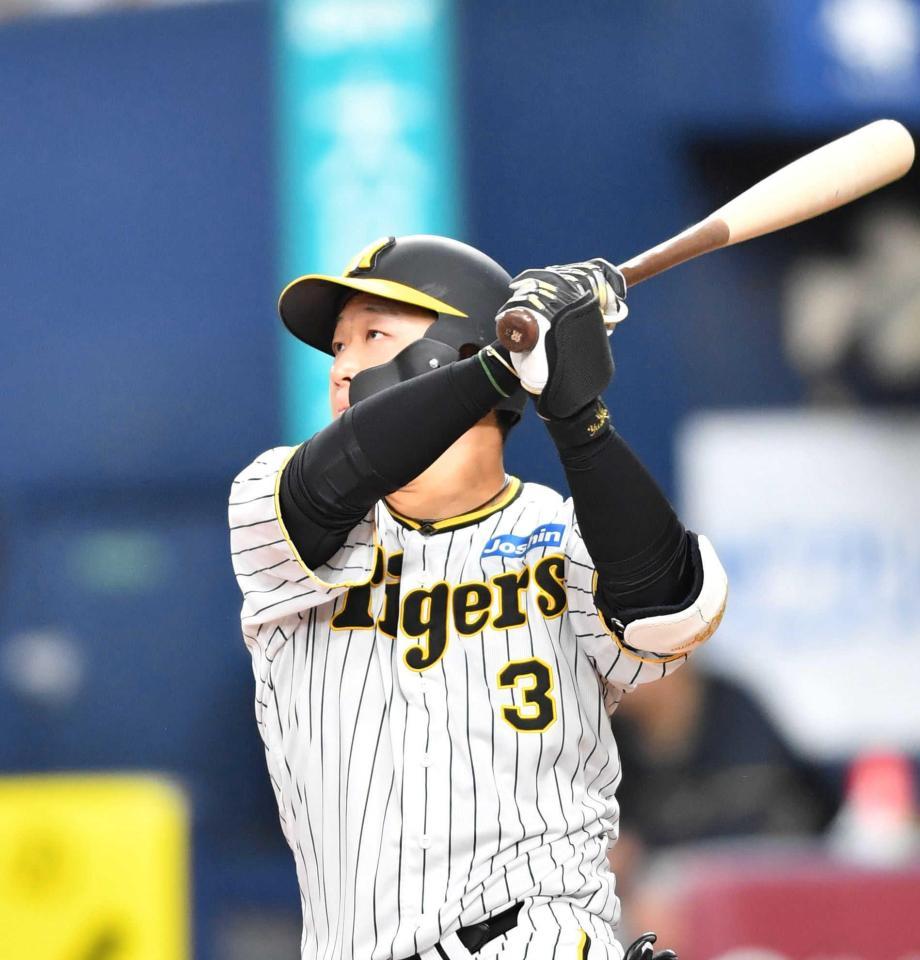 　１回、先制３ランを放つ大山