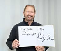 　阪神タイガースへメッセージを送るランディ・バース氏（撮影・立川洋一郎）