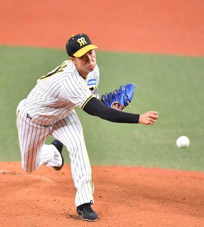　力投する阪神先発の青柳