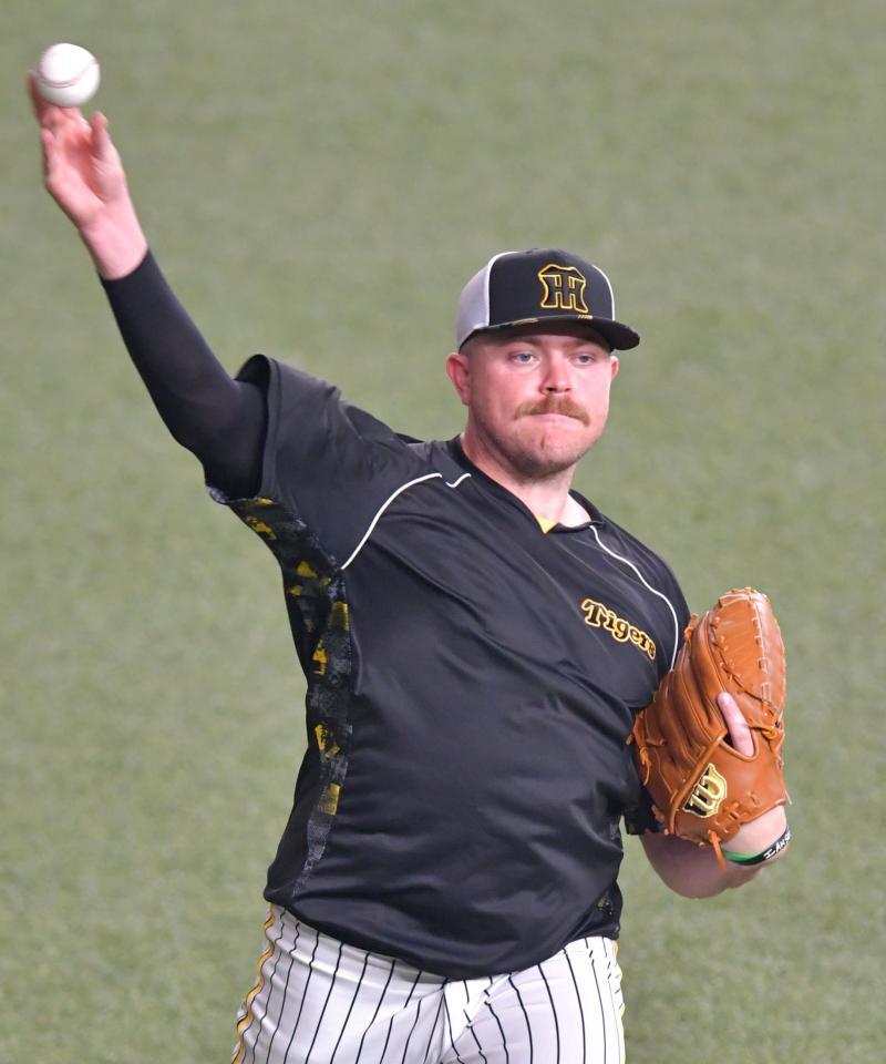 　１軍に合流して練習するビーズリー（撮影・立川洋一郎）