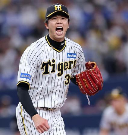 　６回、才木はソトを空振り三振に打ち取り雄たけびをあげる（撮影・山口登）