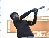 打撃練習をする森下（撮影・中田匡峻）