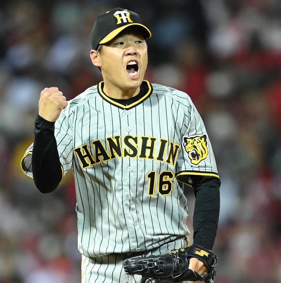 　４回、坂倉を三振に仕留め、ガッツポーズを決める西勇（撮影・田中太一）