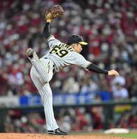 　２番手で登板し、好投を見せた石井＝４日