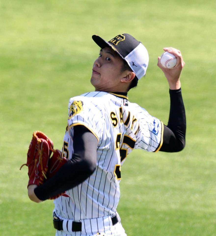 　キャッチボールする才木（撮影・山口登）