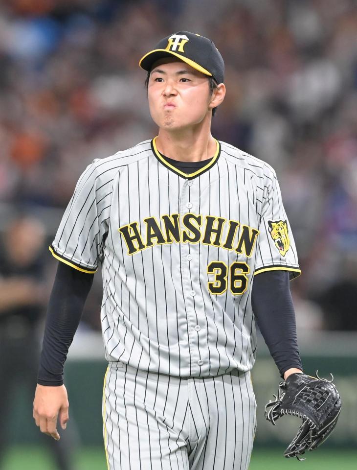 　８回途中、降板する浜地（撮影・高部洋祐）