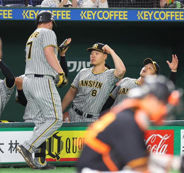 阪神・ノイジーが２試合連発の２号ソロで先制　左腕横川から左翼席へ