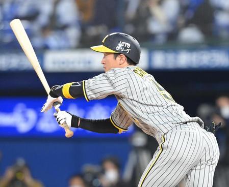 　２回、適時打を放つ近本（撮影・高部洋祐）