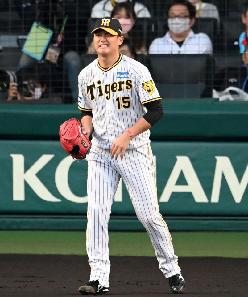 １回、先制を許し、顔をしかめ悔しがる西純（撮影・飯室逸平）