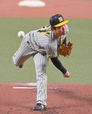 　力投する先発の村上（撮影・立川洋一郎）