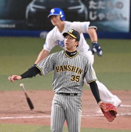 　５回、細川に２点タイムリーを打たれる才木（撮影・飯室逸平）